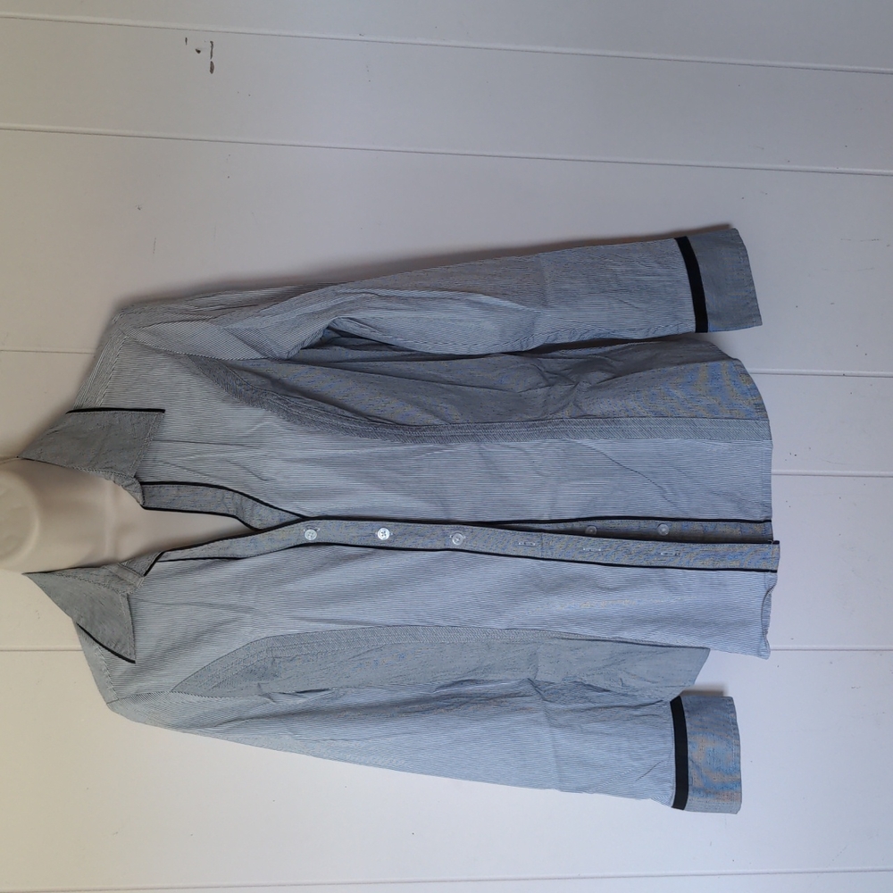 Express the essential shirt striped button down sz small